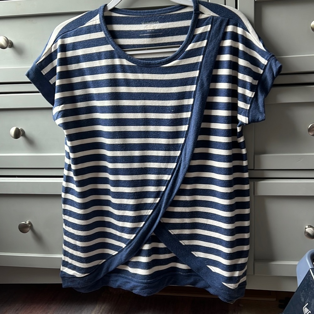 Motherhood maternity nursing sweater shirt M
